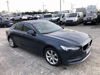 Damaged car Volvo S-90 2.0 D  AUTOMATIQUE 2018/11