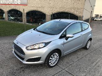 Schadeauto Ford Fiesta 1.6 AUTOMATIQUE 2013/2