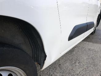 Opel Combo 1.5 CDTI picture 17