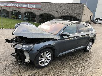 Skoda Superb COMBI  2.0 TDI  DSG picture 4