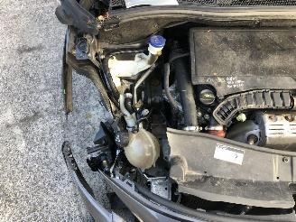 Peugeot 2008 SIGNATURE 1.2 picture 22