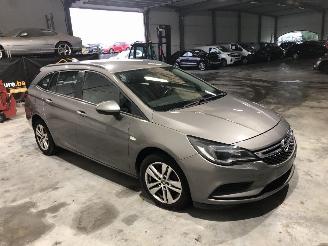 Schadeauto Opel Astra EDITION 1.6 CDTI 2017/2