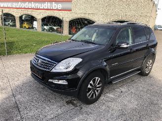 Unfallwagen Ssang yong Rexton RX200 XDI 4WD 7PLACE 2014/2
