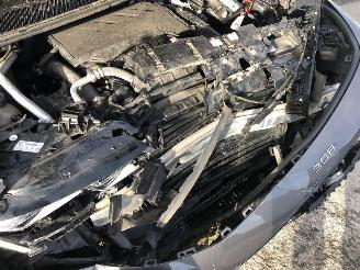 Peugeot 308 1.2 TURBO picture 12