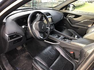 Jaguar F-Pace 2.0 D  AWD picture 5