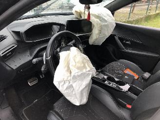 Peugeot 2008 1.2 AUTOMATIQUE picture 5