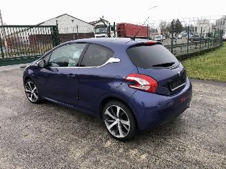 skadebil auto Peugeot 208 1.6 2015/3