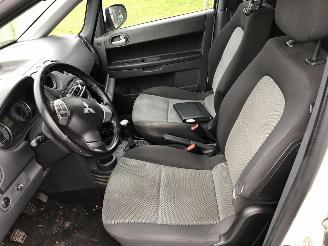 Mitsubishi Colt  picture 11