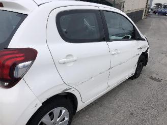 Peugeot 108  picture 2