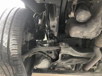 Peugeot 108 1.2 picture 18