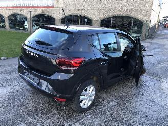 krockskadad bil auto Dacia Sandero 1.0 I 2023/9