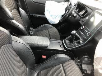 Renault Scenic 1.2 picture 9