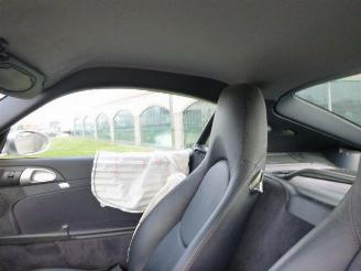 Porsche Cayman 2.7 picture 30