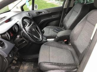 Opel Meriva 1.7 CDTI picture 6