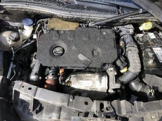 Peugeot 2008 1.5 hdi  GT LINE picture 14