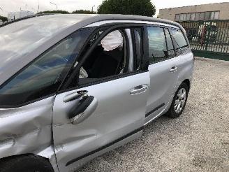 Citroën C4-picasso 1.6 HDI   7 PLACES picture 11