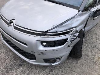 Citroën C4-picasso 1.6 HDI   7 PLACES picture 10