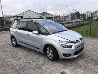 Citroën C4-picasso 1.6 HDI   7 PLACES picture 3