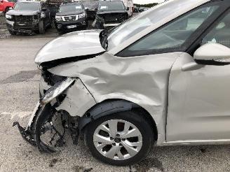 Citroën C4-picasso 1.2 turbo FEEL picture 16