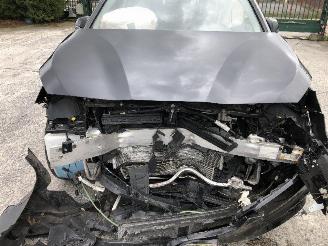 BMW 2-serie 225 xe active tourer picture 6