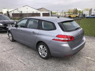 uszkodzony samochody osobowe Peugeot 308 BREAK  1.2 T 2019/3