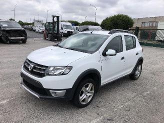 Coche accidentado Dacia Sandero 0.9 STEPWAY 2016/4