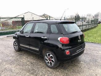damaged passenger cars Fiat 500L 1.4 I 2016/9