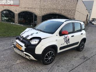 Vaurioauto  passenger cars Fiat Panda 1.0 CITY CROSS 2022/8