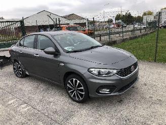 uszkodzony samochody osobowe Fiat Tipo 1.6 multijet 2016/3