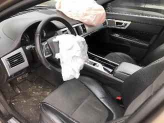 Jaguar XF 2.2 D picture 5
