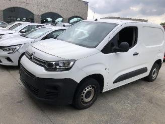 damaged passenger cars Citroën Berlingo 1.5 hdi 2020/11