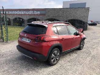 Voiture accidenté Peugeot 2008 1.6 HDI 2016/6