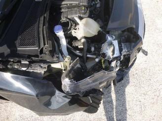 Peugeot 208 1.2 picture 24