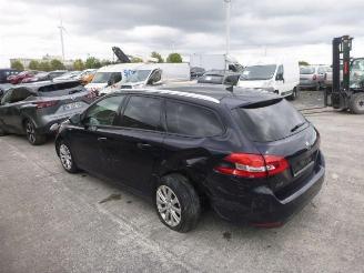 Peugeot 308 1.2   SW picture 4