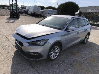uszkodzony samochody osobowe Seat Leon break 1.0 TSI 2022/5