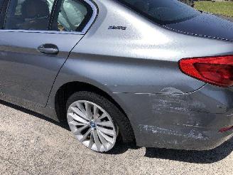 BMW 5-serie 530e i Performance luxury picture 31