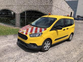 Schadeauto Ford Tourneo Courier 1.0 TREND 2019/8