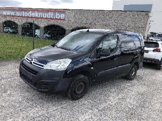 krockskadad bil auto Citroën Berlingo LONG   1.6 HDI 2017/2
