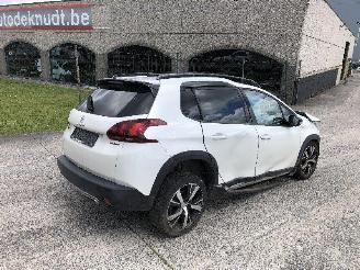 Voiture accidenté Peugeot 2008 1.2  Gt Line 2016/9