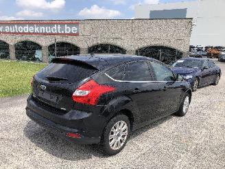 Voiture accidenté Ford Focus 1.0 2014/3