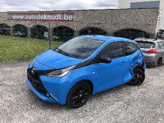 Voiture accidenté Toyota Aygo 1.0 2015/10