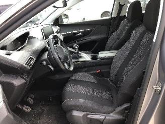 Peugeot 5008 1.2 T   7 PLACES picture 6