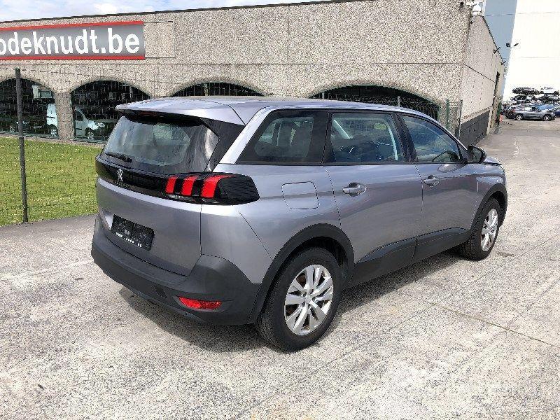 Peugeot 5008 1.2 T   7 PLACES