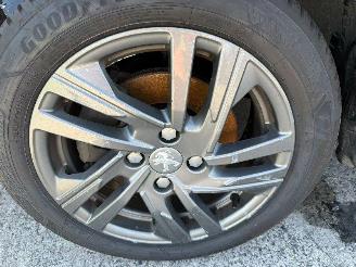 Peugeot 208 1.5 hdi style picture 23