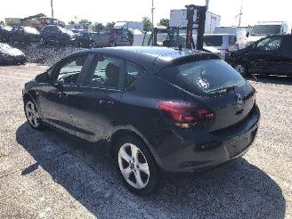 Damaged car Opel Astra 17 CDTI 2012/1