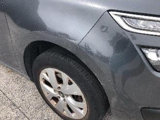 Citroën C4-picasso 1.2 TURBO  5 PLACES picture 18