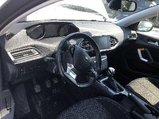 Peugeot 308 COMBI  1.2 TURBO picture 14