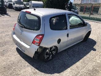 Renault Twingo 1.1  D4F picture 2