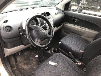 Daihatsu Sirion 1.0 12v picture 15