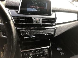BMW 2-serie 216 d active tourer picture 16